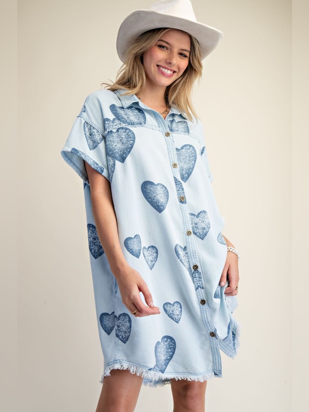 #289 EASEL CLOSEOUT FIRM ❤️New! Easel Light Blue Heart Dress